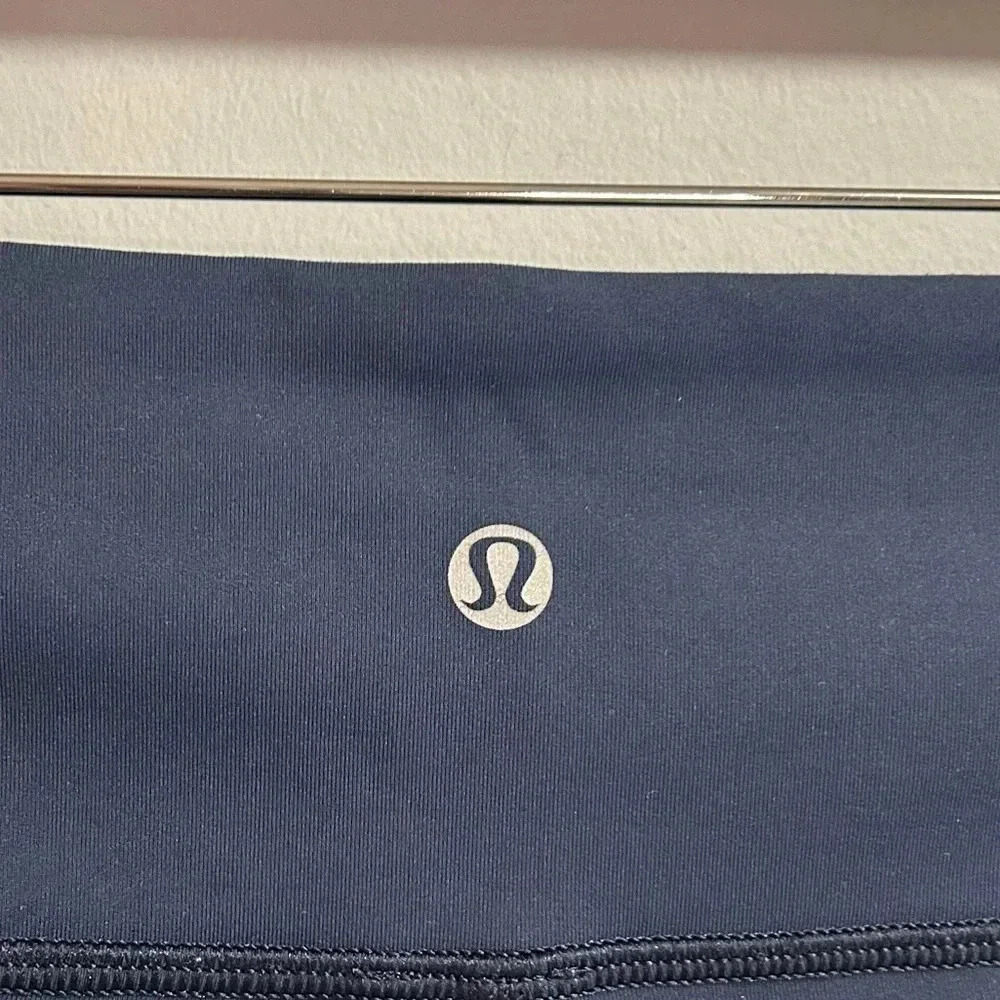 Lululemon  Crops - Picture 4 of 4